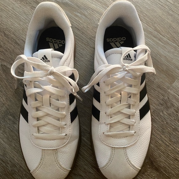 NEVER WORN Adidas Women’s White and Black Sneakers - Picture 4 of 6